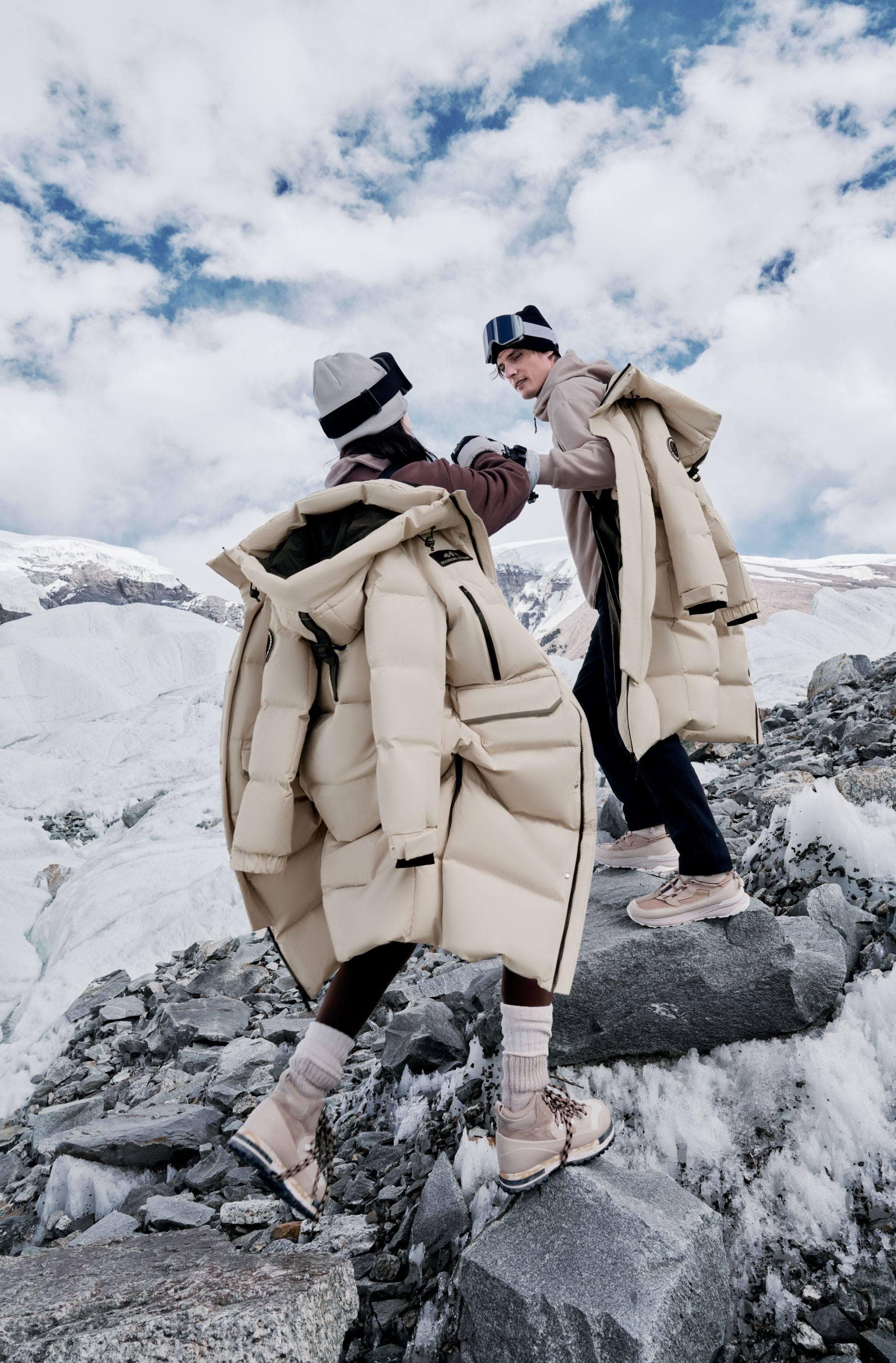 Light Extreme Neutral Goose DownParka2320 - Image 3