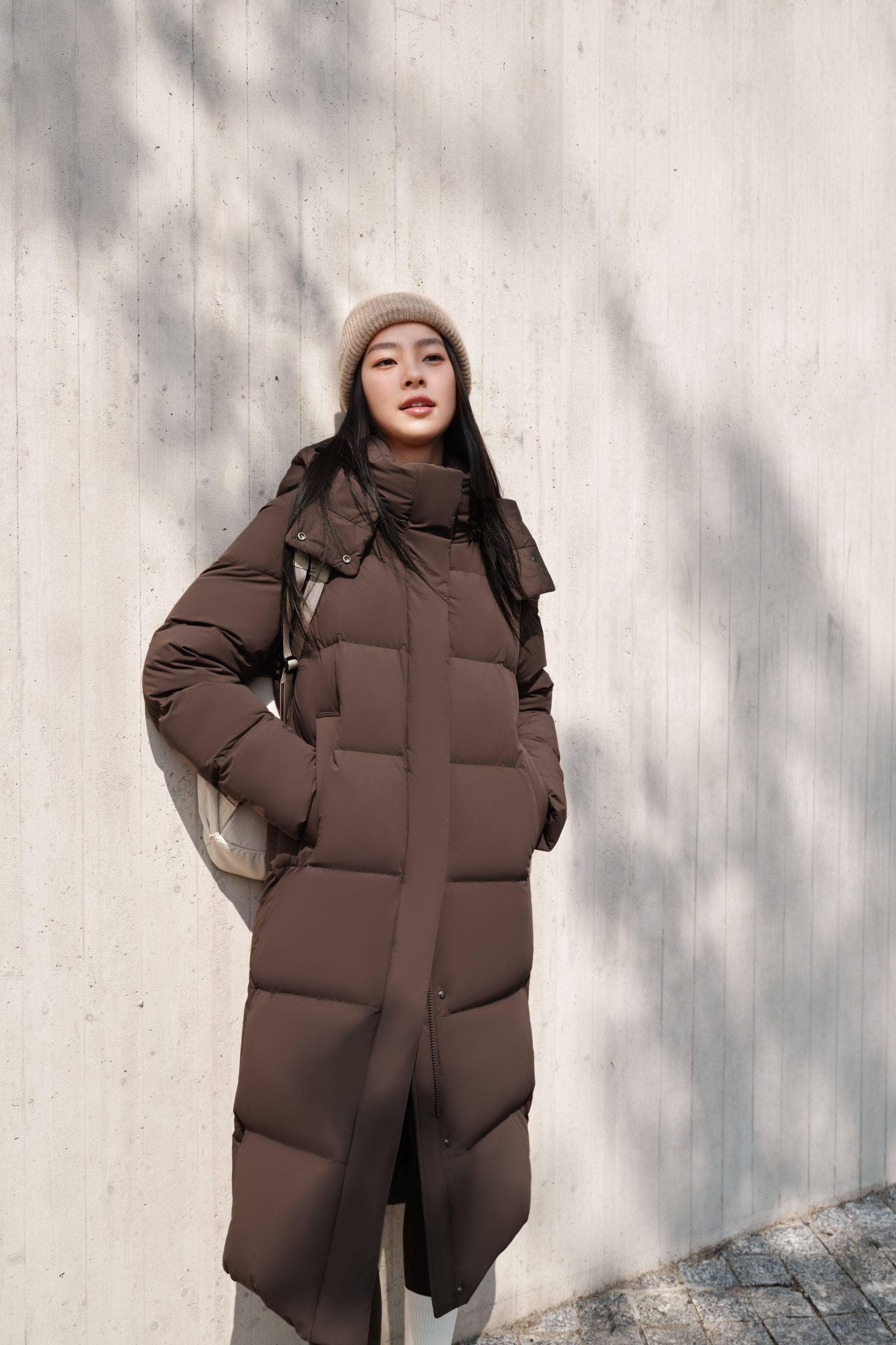 Comfy Women's Down Coat With Detachable Hood - Image 10