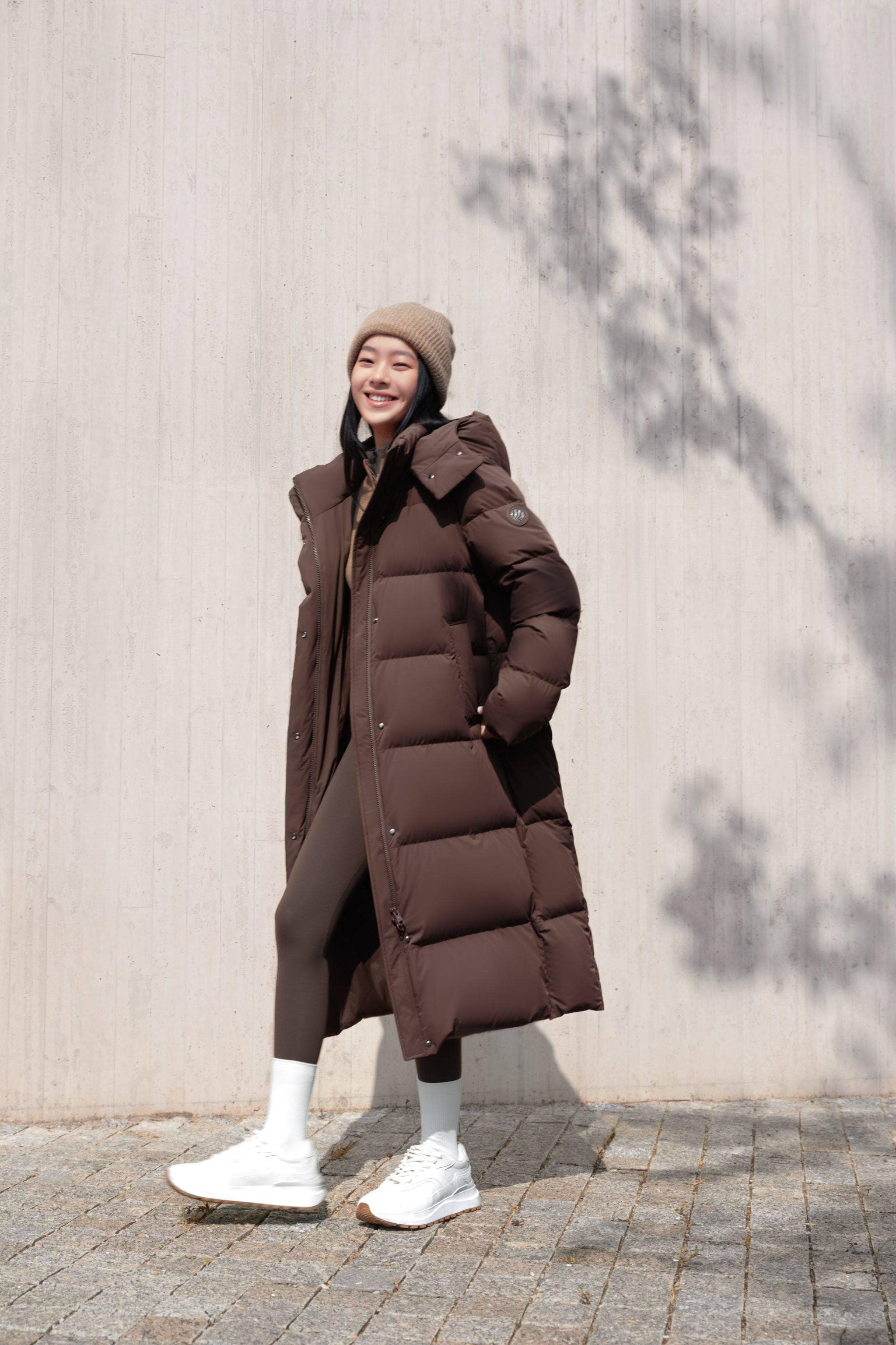 Comfy Women's Down Coat With Detachable Hood - Image 11