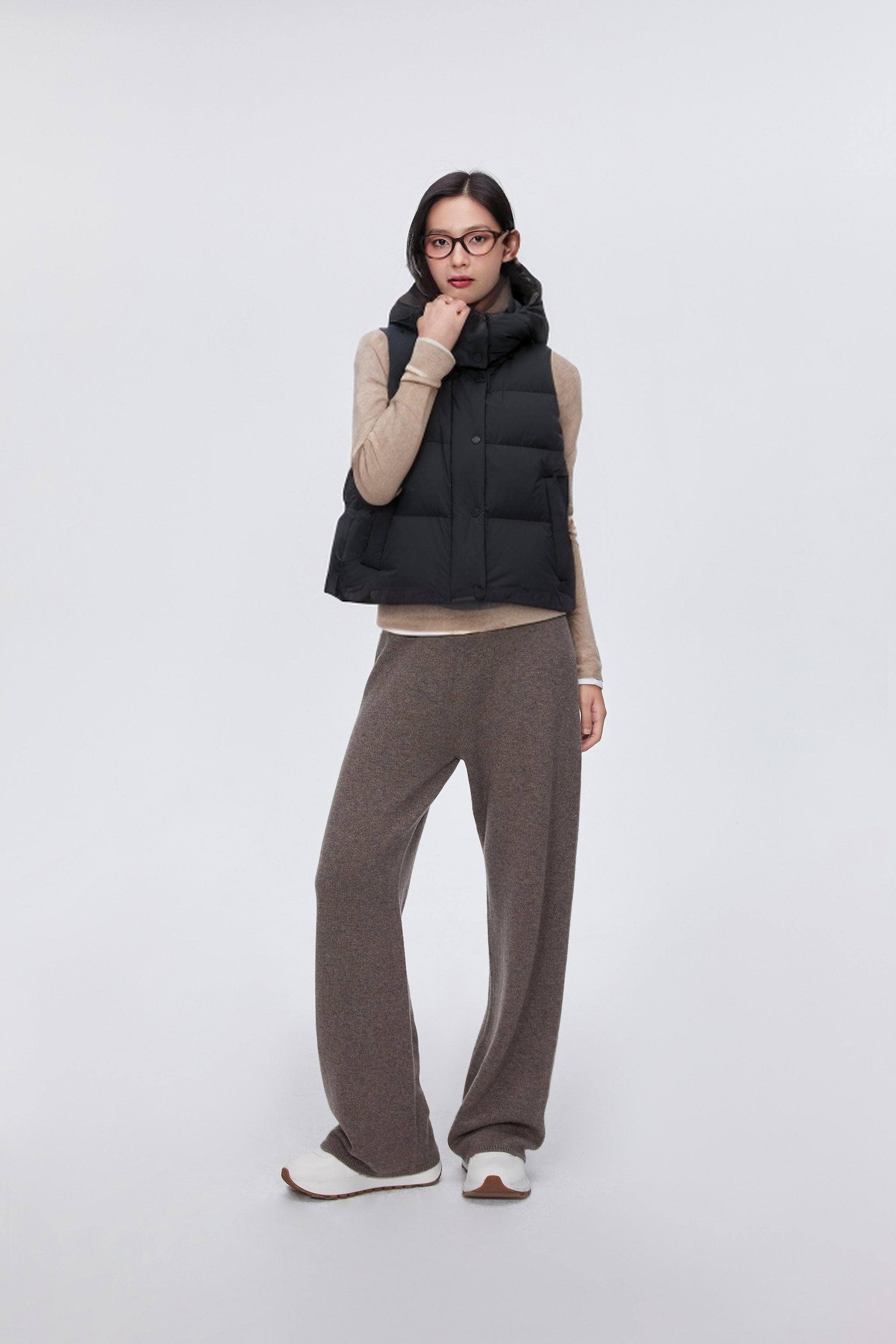 Comfy Women's Down Gilet With Detachable Hood - Image 9