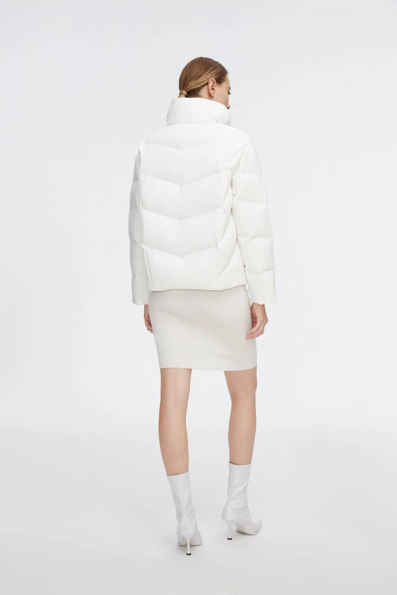 Short Goose Down Jacket With Lapel - Image 13