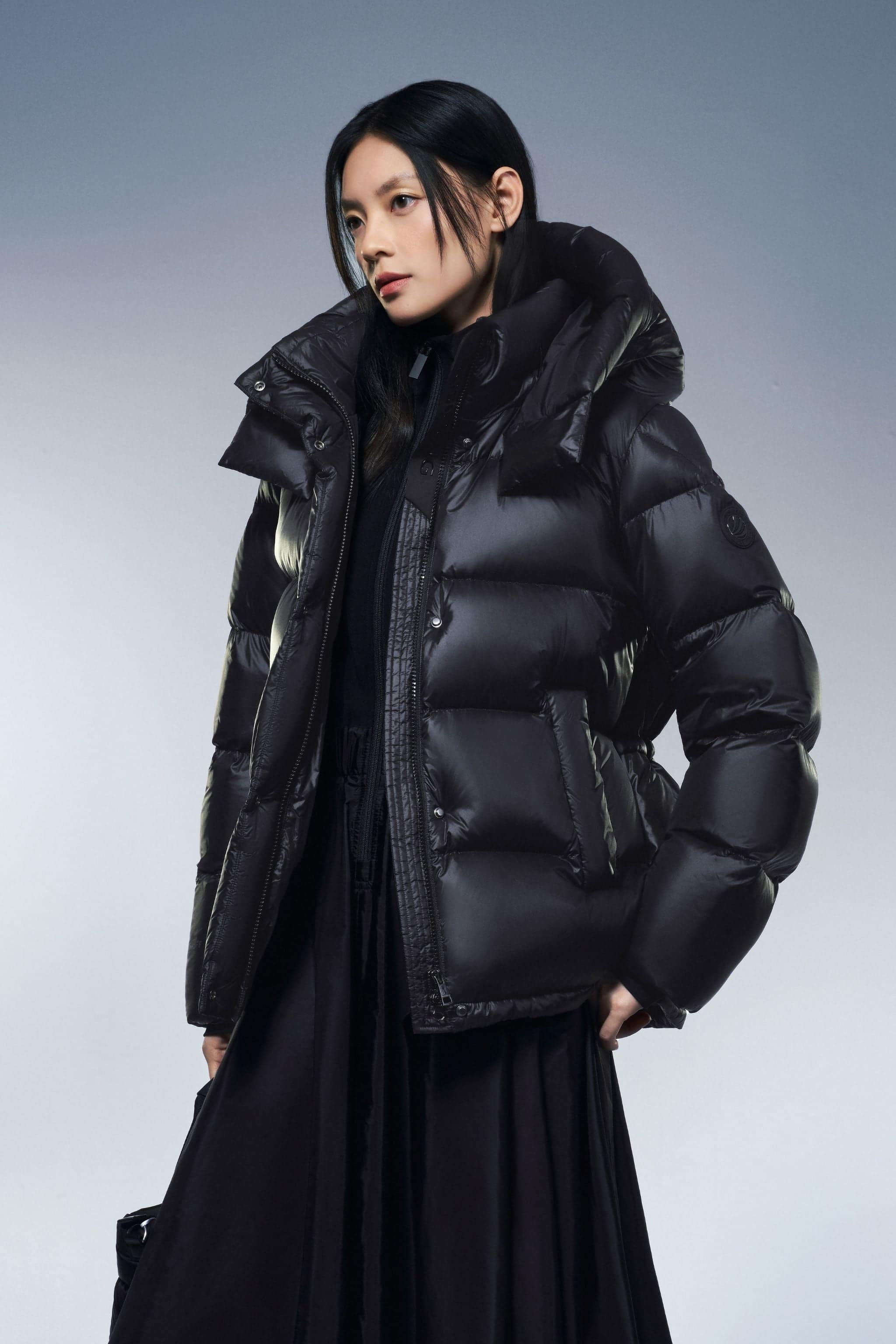 Womens Goose Down Puffer With Hood 116