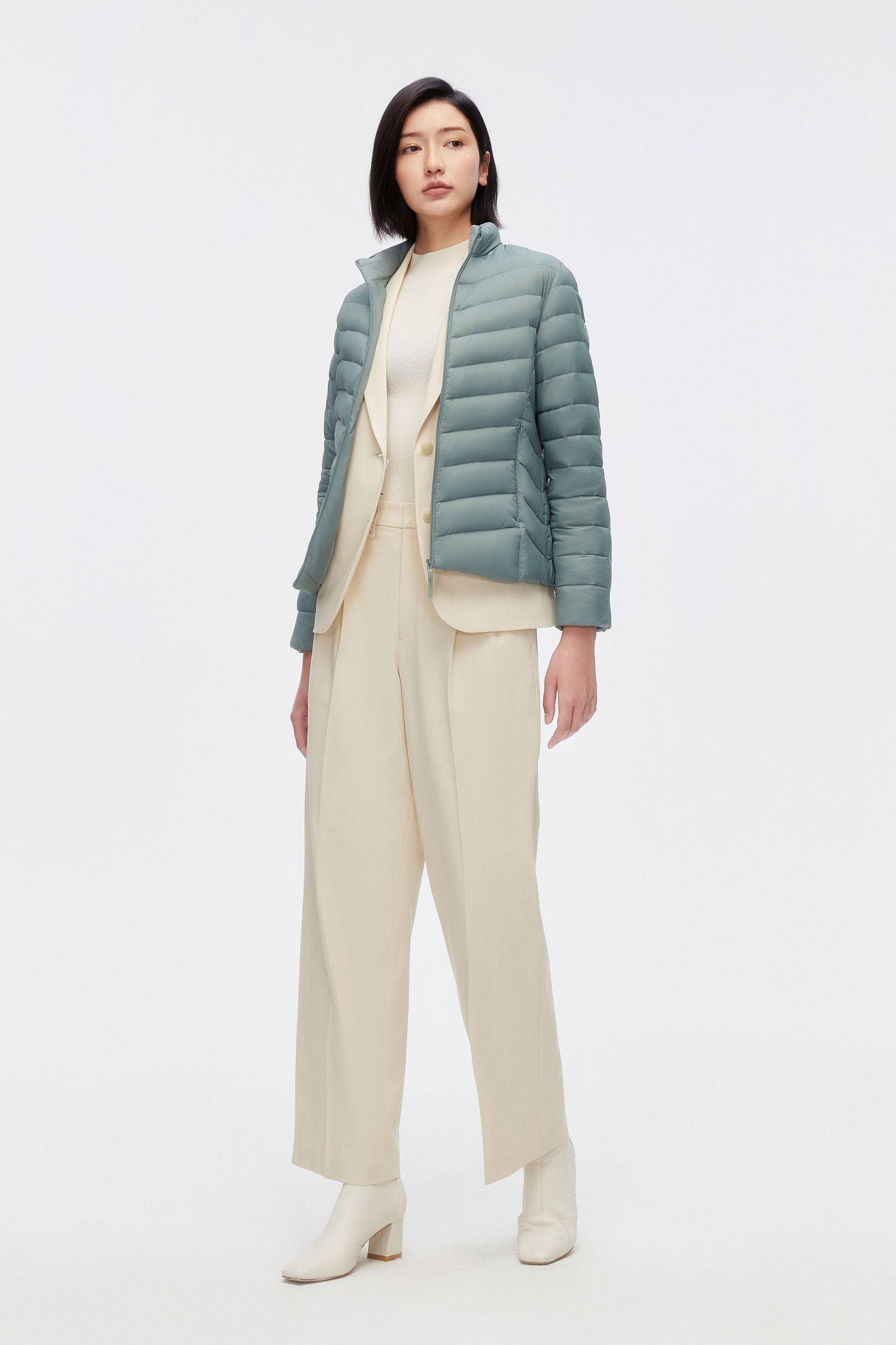 Women's Packable Ultralight Down Jacket - Image 19