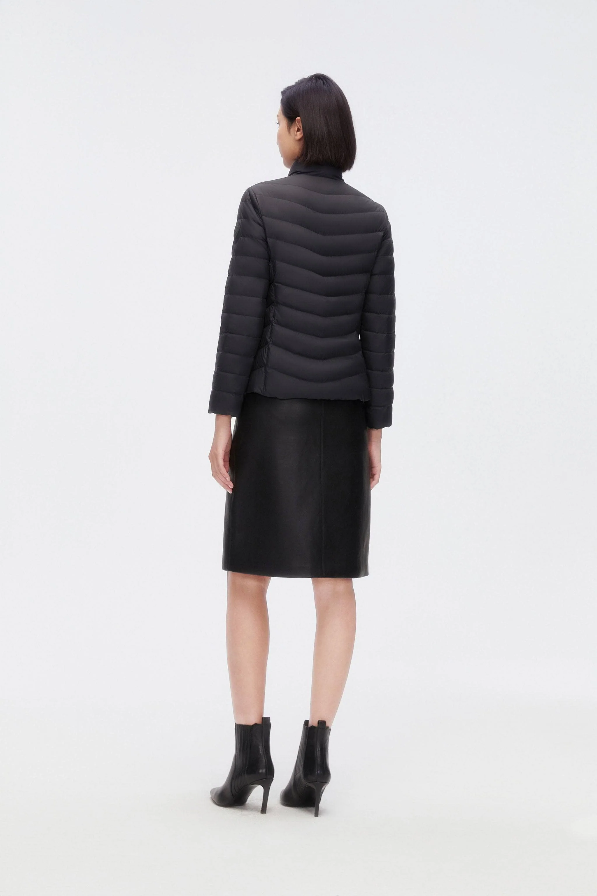 Women's Packable Ultralight Down Jacket - Image 3