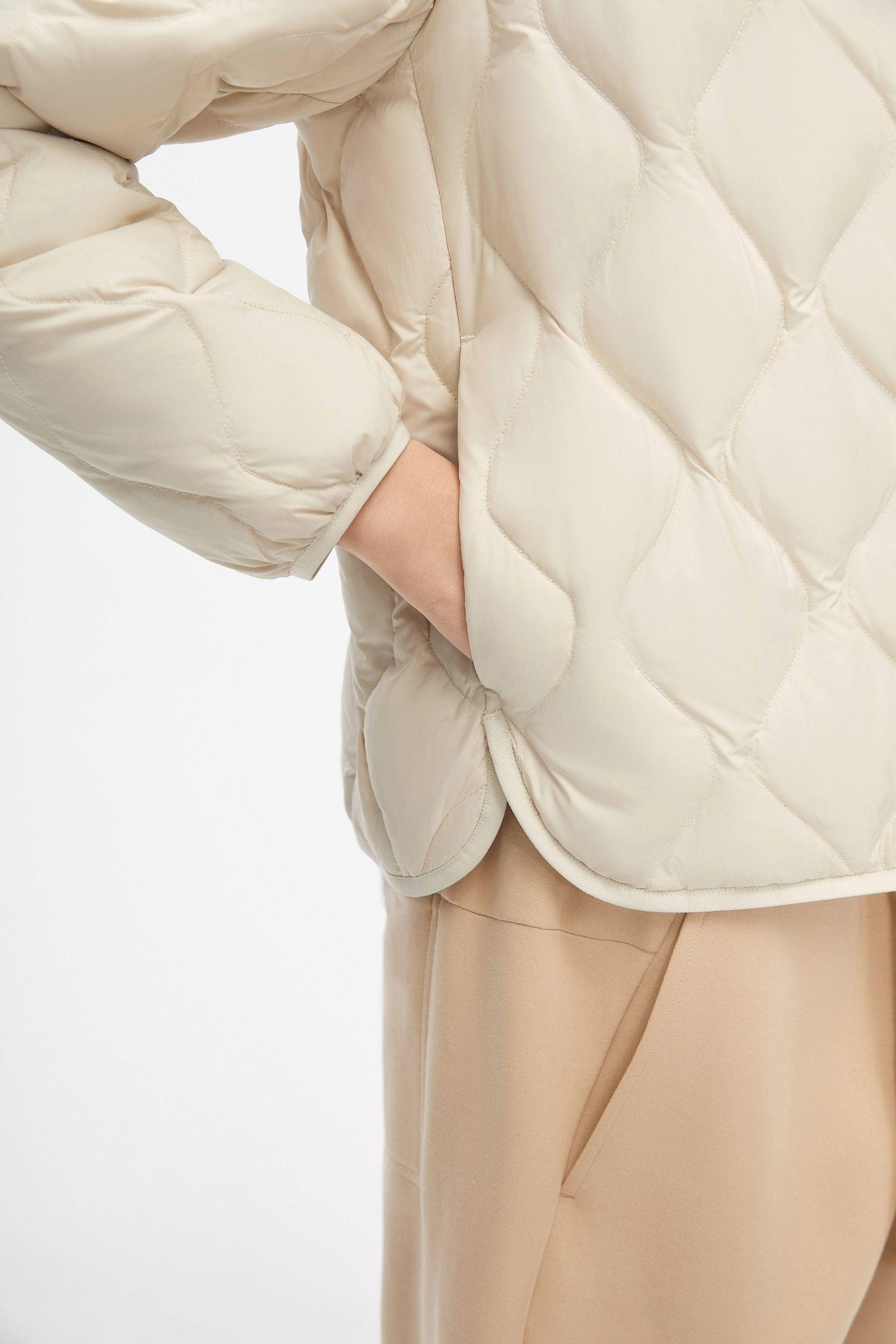 Women's Quilted Lightweight Down Jacket - Image 5
