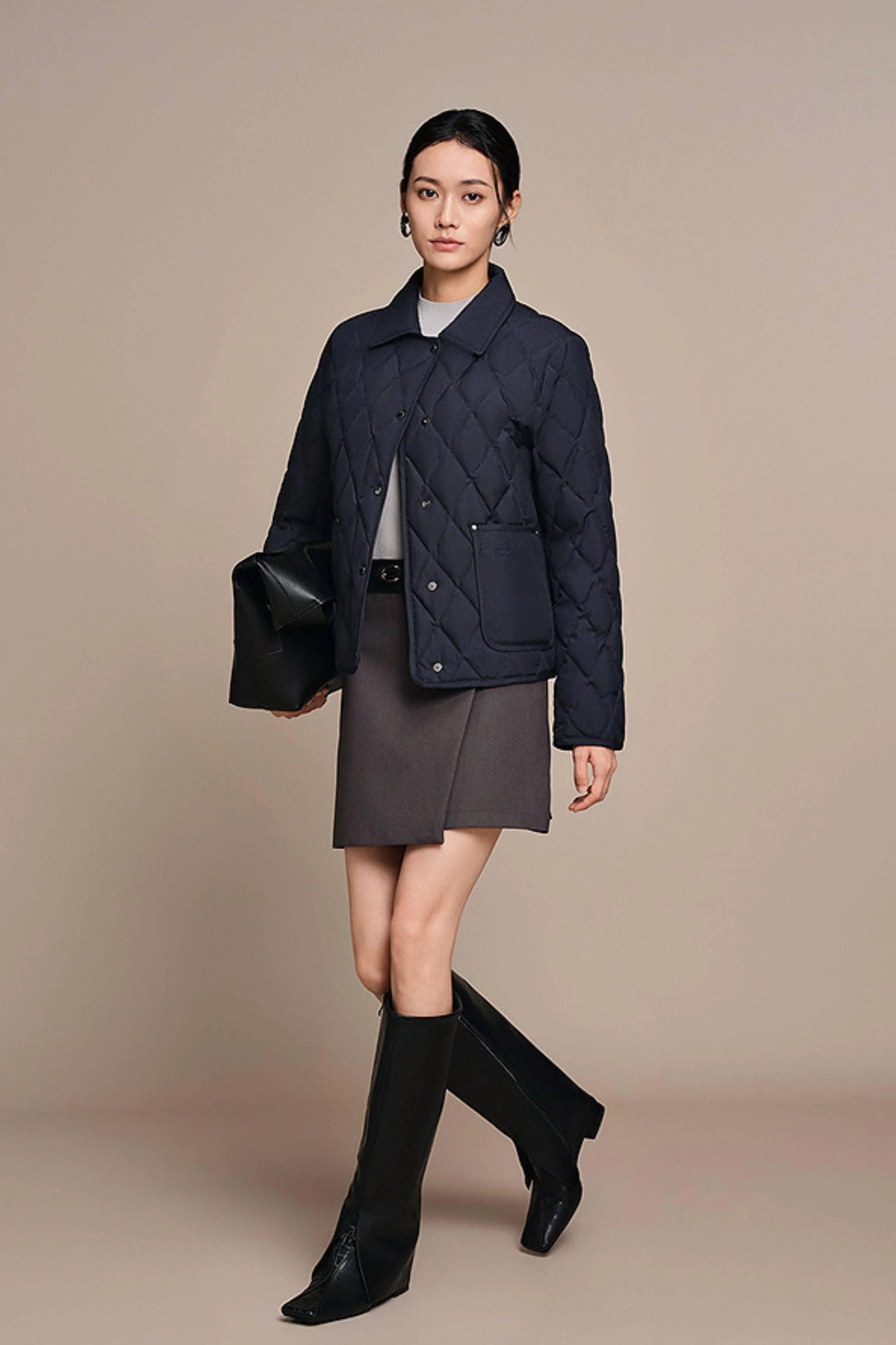 Women's Short Goose Down Quilted Coat - Image 17