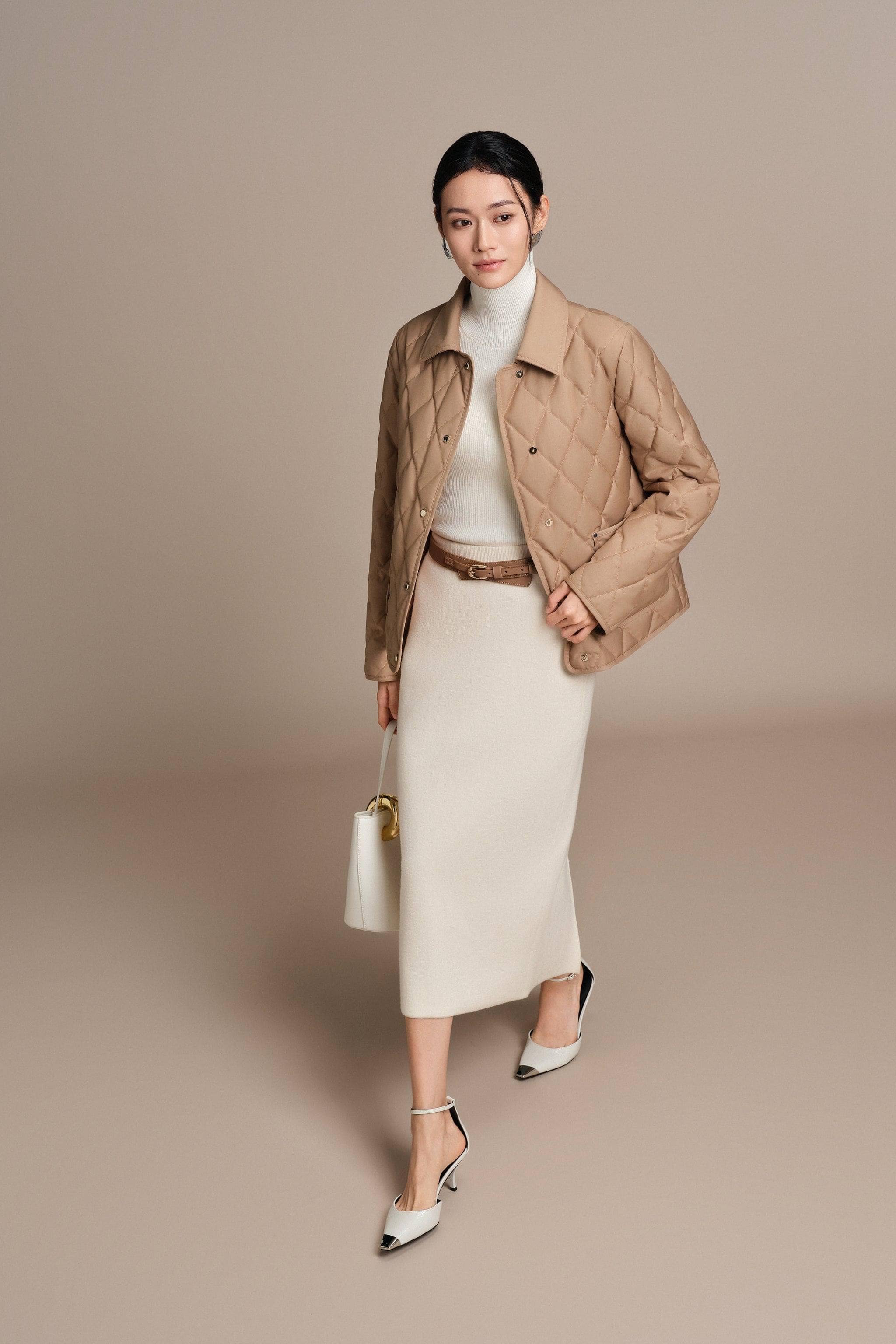 Women's Short Goose Down Quilted Coat - Image 3