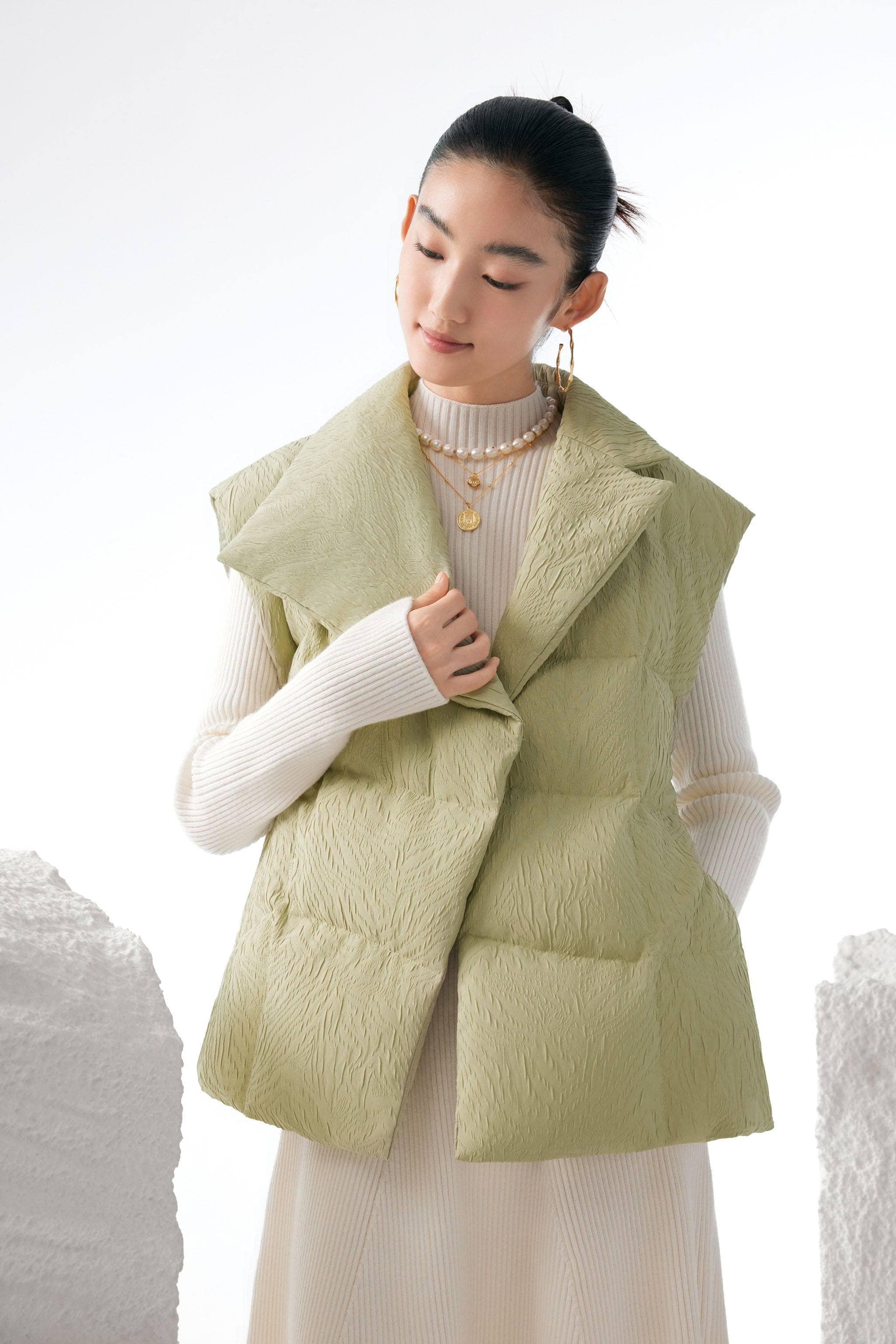 Women's Eastern Aesthetic Goose Down Gilet - Image 2